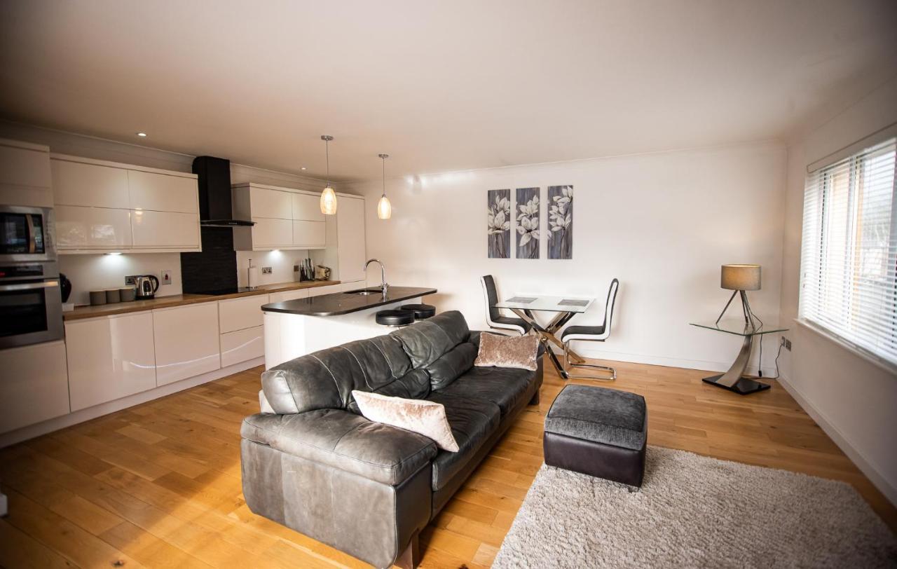 Charming 1Br Cottage With Garden, Spacious Rooms - Part Of Langley Serviced Apartments Several Properties In Wick Wick  Exterior foto